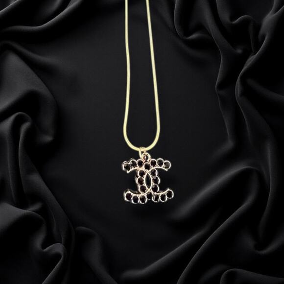 Black & Gold Chanel Zipper Pull Button Charm With Free 18in Gold Plated Chain - Picture 2 of 3